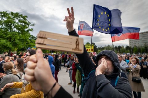 Ukraine signals tentative approval of U.S.-brokered peace plan