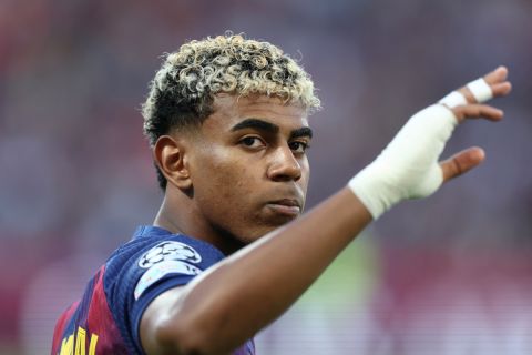 بعد أزمة نجم برشلونة..