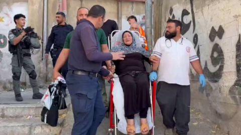 فيديو غير عادي: طرد مسنة مقدسية من منزلها 