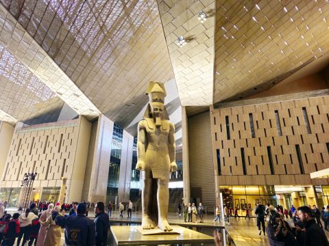 فيديو: المتحف المصري يخرج عن السيطرة