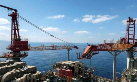 إصابات واعتقالات.. مروحية تتدخل لفض اشتباك الشرطة والحريديم