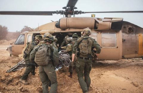 مسيّرات إسرائيلية تقصف خيام النازحين.. شهداء وجرحى في غزة