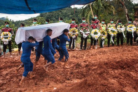 Putin vows to seize all of Donbas as Zelensky prepares new peace plan