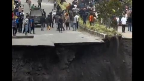 فيديو: اللحظات الأولى الصادمة بعد قصف خيام النازحين