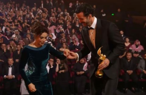 متابعة كاريس بشار وباريش أردوتش على الانستغرام تفتح باب المفاجآت.. شرارة رومانسية بعد الحفل