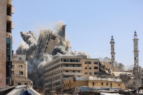 Israeli airstrikes kill 32, including women and children, in Gaza