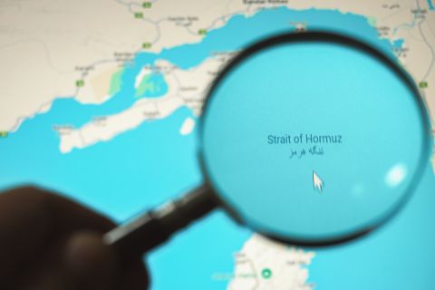 هرمز تحت المجهر: إيران تبدأ مناورة بحرية جديدة