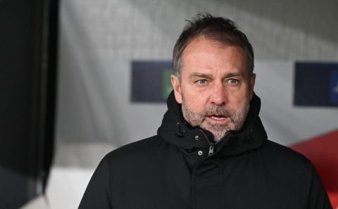 فليك يقترب من معادلة رقم غوارديولا القياسي في برشلونة