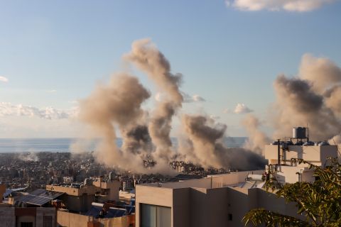 الجيش اللبناني يفر من الجنوب بعد بدء الهجمات الإسرائيلية