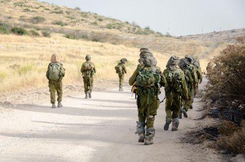 الجيش الإسرائيلي يشن عمليات برية محدودة في جنوب لبنان