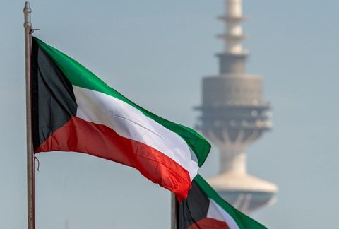 الكويت تعلن تعاملها مع هجمات مسيرات استهدفت منشآت حيوية