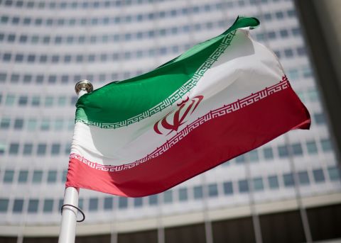 تناقض في الرواية.. من الذي بدأ في الهجوم بمضيق هرمز؟