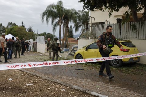 Israeli, US strikes target Iranian railways and Kharg Island ahead of Trump deadline