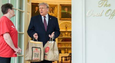 مأساة غامضة لفتاة في ميلادها داخل نادٍ ليلي