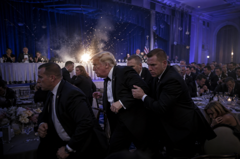 فيديو: لحظة إطلاق النار على ترامب في حفل عشاء