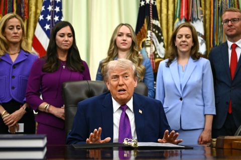 Trump: Iran-US ceasefire on ‘massive life support’