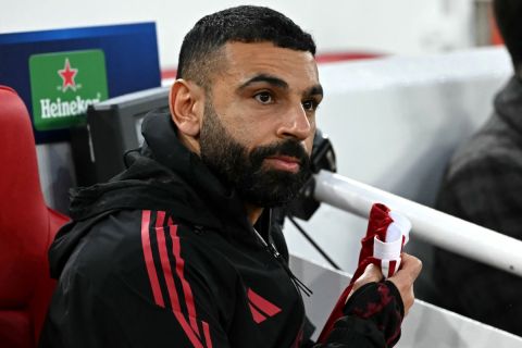 بسبب تصريحاته ضد سلوت: روني يطالب بحرمان صلاح من وداع جماهير ليفربول