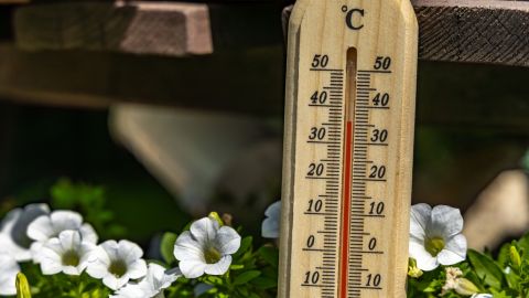 10 طرق ذكية لتبريد المنزل خلال موجات الحر