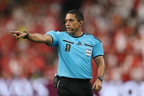 من هو معلق مباراة البوسنة والهرسك ضد قطر في كأس العالم 2026؟