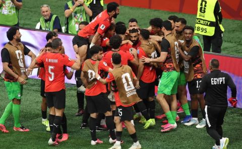 كواليس ساخنة بين الشوطين.. ماذا حدث بين لاعبي مصر
