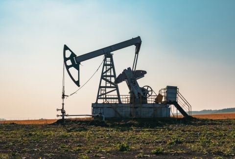 بعد ضربات إيران.. إسرائيل ترد بهجمات على مواقع عسكرية وتعلن حالة التأهب