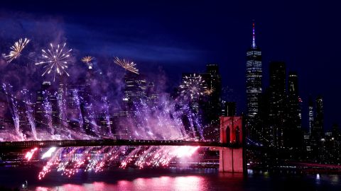Fire breaks out on Brooklyn Bridge during 4th of July fireworks show