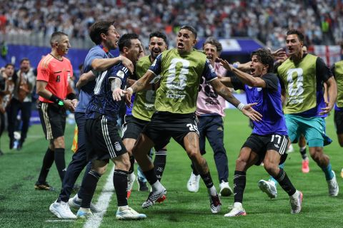جنون الأرجنتين يصيب إنجلترا في مقتل... التانغو في نهائي كأس العالم 2026