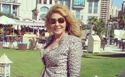 بإطلالة شبابية.. تكريم ناديا الجندي بمهرجان الأهرام