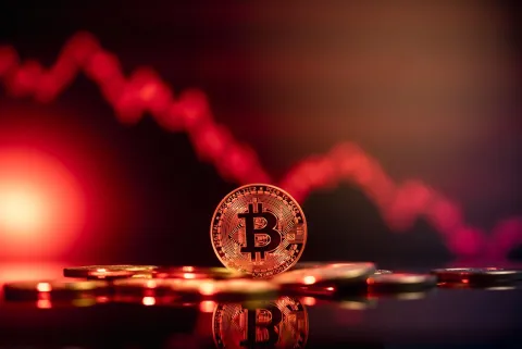 Bitcoin slips further, Ripple takes the lead