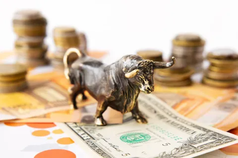 Bitcoin slips further, Ripple takes the lead