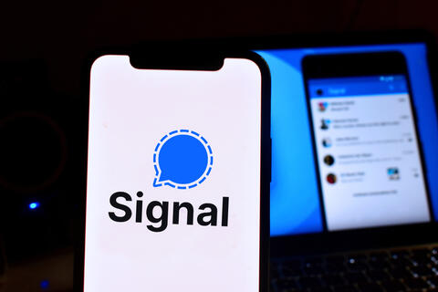 WhatsApp Rival App Signal Restores Service After Outage