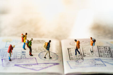Looking for a Job in UAE? Here's How You Can Avoid Labour and Visa Fraud