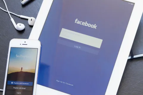 Facebook to Hire 10,000 Employee to Build ‘Metaverse’
