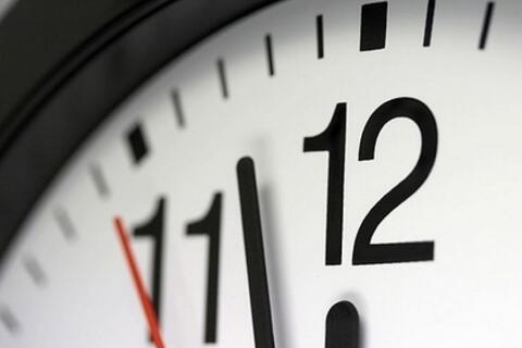 الاردنيون يؤخرون ساعاتهم 60 دقيقة: التوقيت الشتوي .. لماذا وما هي قصته؟