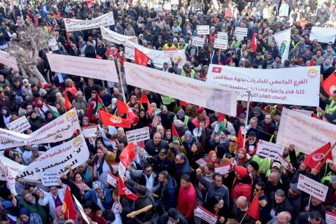 قيس سعيد يطرد مسؤولة نقابية أوروبية شاركت في تظاهرة لاتحاد الشغل التونسي