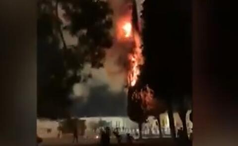 حريق في مجمع المسجد الأقصى.. فيديو