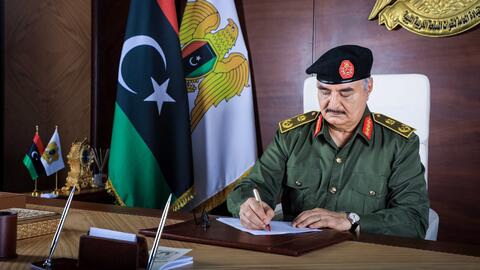 حفتر يوفد ابنه سرا الى اسرائيل طلبا لمساعدتها مقابل التطبيع