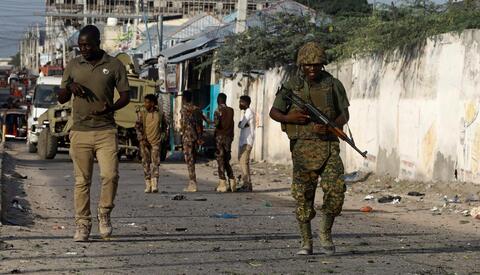 انتحاري يقتل 6 أشخاص بينهم مسؤول محلي في الصومال