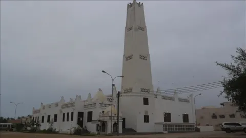 عُمان ترفع كافة قيود كورونا مع