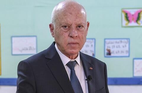 الرئيس التونسي يقرر حل المجالس البلدية واستبدالها بادارات معينة