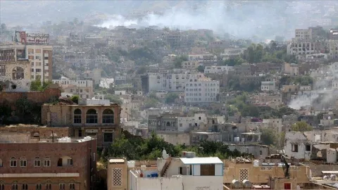 التحالف يواصل دك معاقل الحوثيين وواشنطن تستهدفهم بعقوبات جديدة