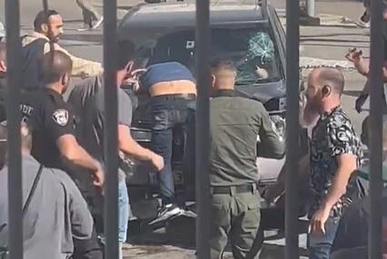 اصابات في عملية دهس وسط القدس وانباء عن استشهاد المنفذ  (فيديو)