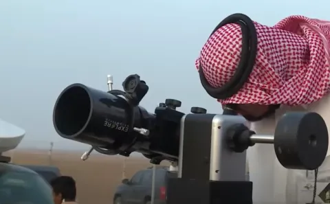 صلاة الجمعة يوم العيد .. جدل متجدد وخلاف متواصل