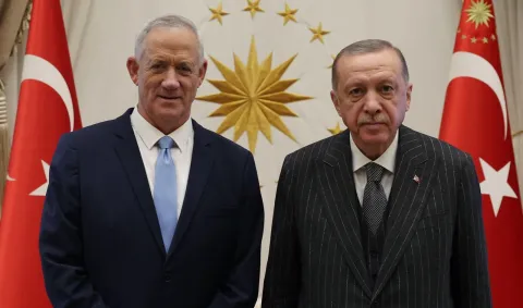 غانتس يبحث مع إردوغان طرد حماس من تركيا