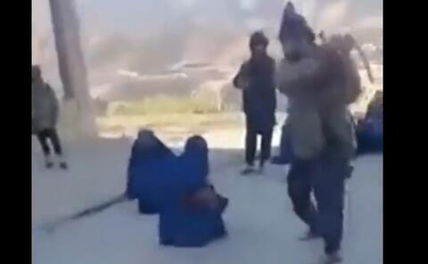 بالفيديو.. طالبان تجلد نساء لخروجهن الى السوق دون محرم