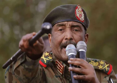 السودان: أنباء إنشاء قاعدة روسية وزيارة وفد حكومي لإسرائيل