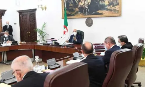 3 مرشحين وتحديات جديدة امام الحكومة الجزائرية