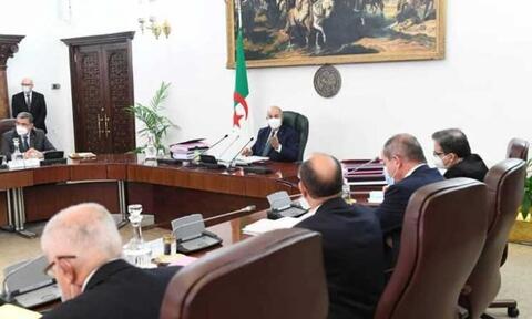 استقالة الحكومة الجزائرية