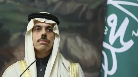 وزير الخارجية السعودي يبدأ زيارة رسمية لقطر