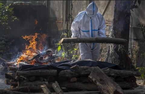 الأردن يلغي حظر الجمعة ويسمح بالتراويح في المساجد